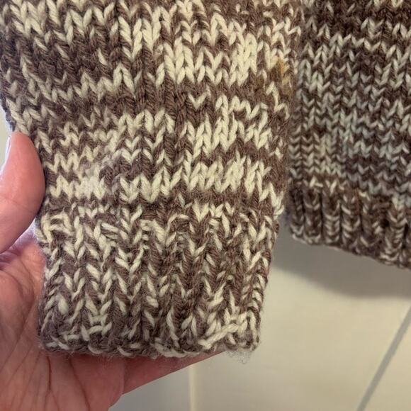 Beautiful handmade knitted ski sweater! Gorgeous detail and nice and cozy! Sz S - Picture 4 of 6